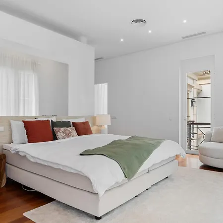 Del Ref #117 Villa Marbella