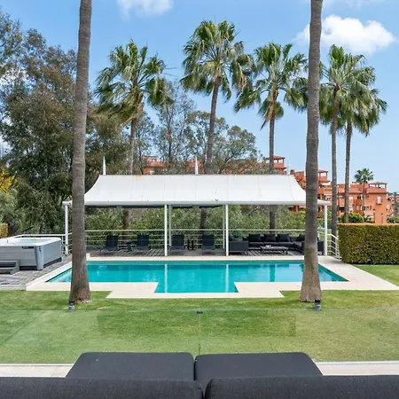 Del Ref #117 Villa Marbella